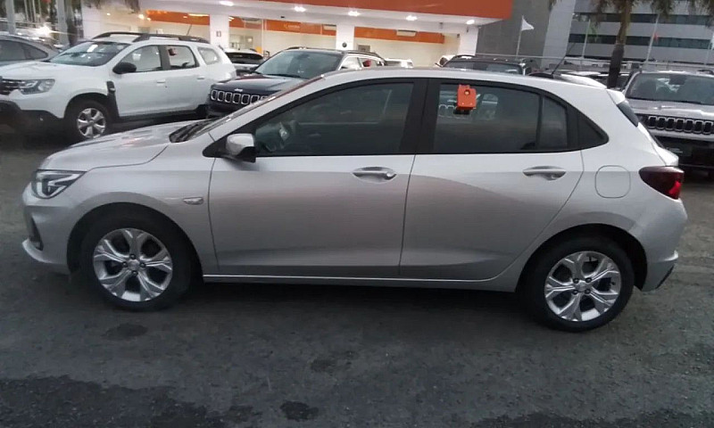 Chevrolet Onix Plus ...