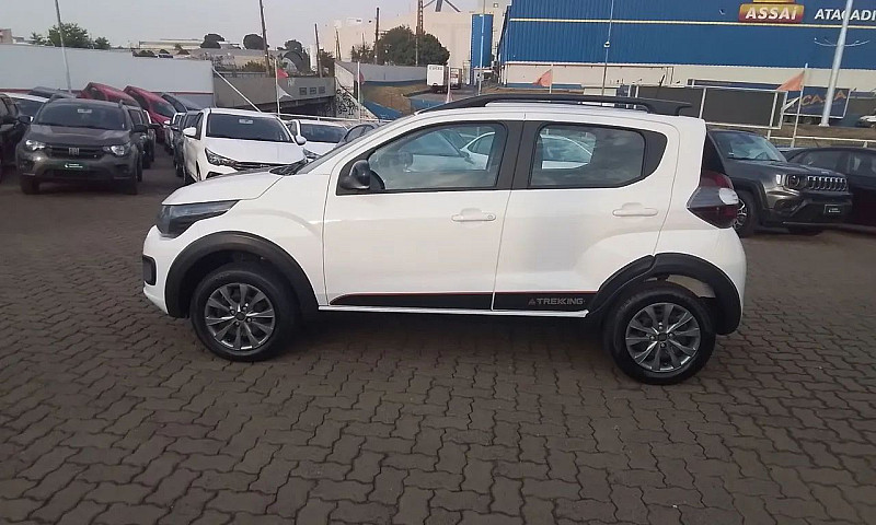 Fiat Mobi Trekking 1...