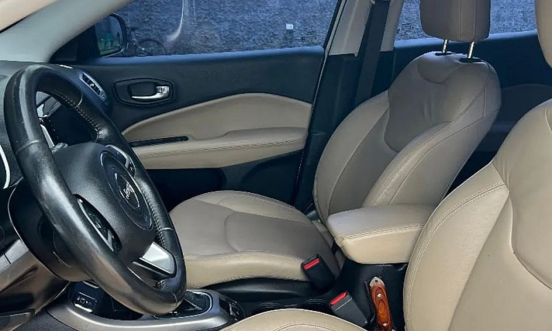 Jeep Compass Sport 2...
