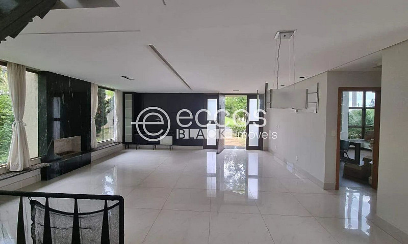 Casa Em Condomínio À...