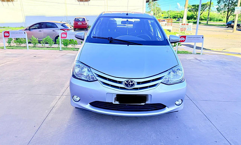 Toyota Etios X 1.3 F...