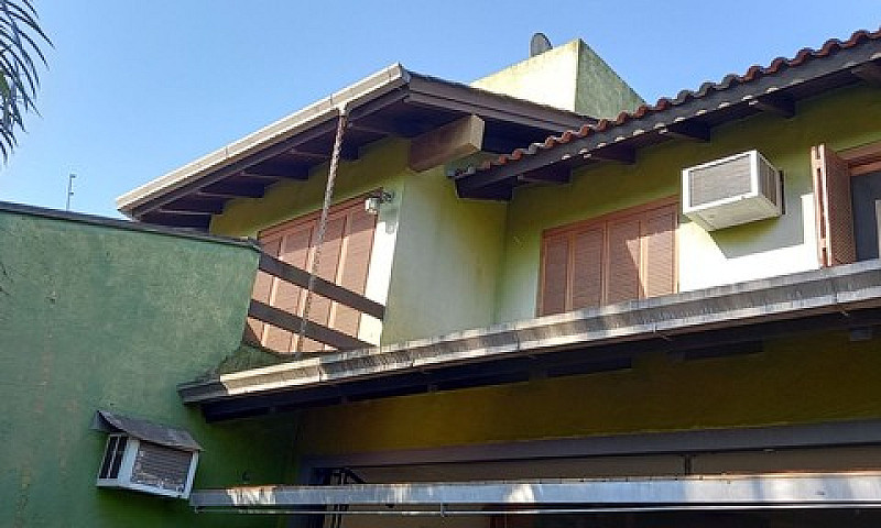 Casa Com 3 Dormitóri...