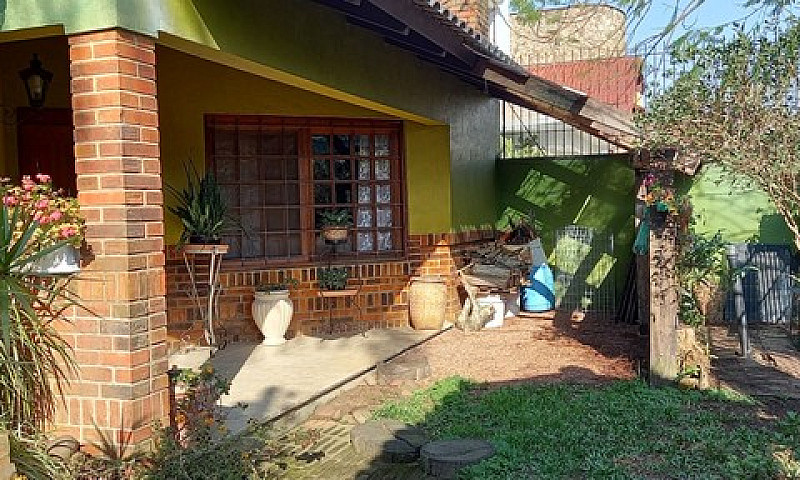 Casa Com 3 Dormitóri...