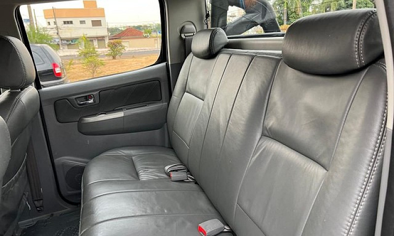 Hilux Cd Srv 4X4 Die...