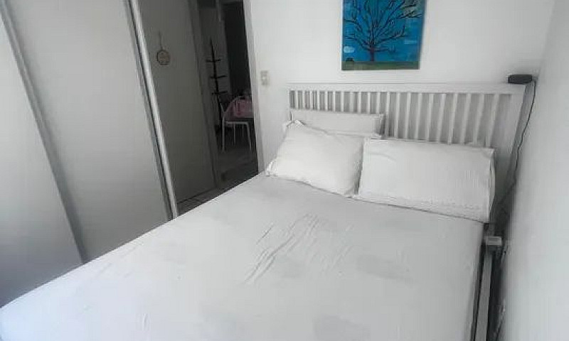 Quarto Com Acesso As...