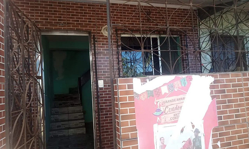 Vende-Se Esta Casa...