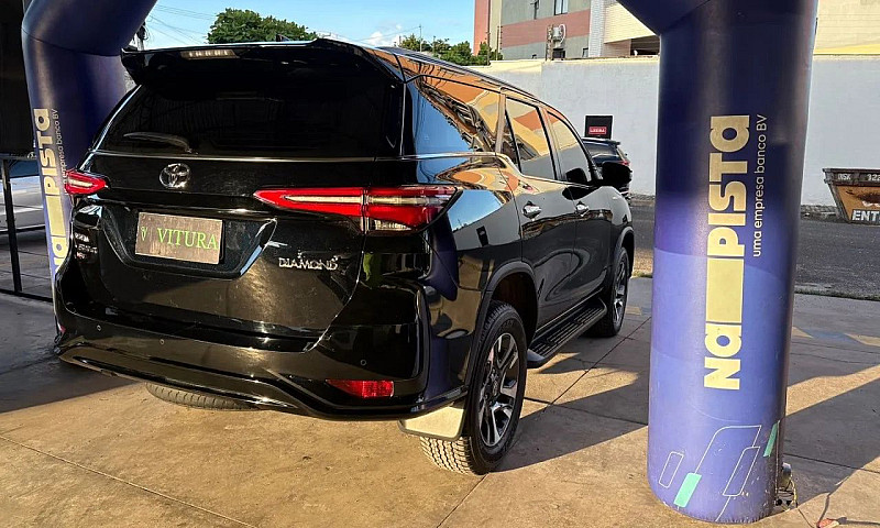 Toyota Hilux Sw4 4X4...