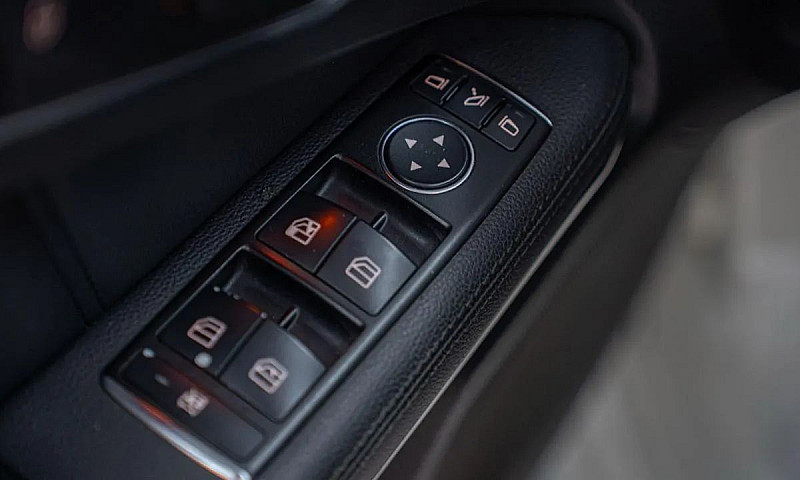 Mercedes-Benz E-250 ...