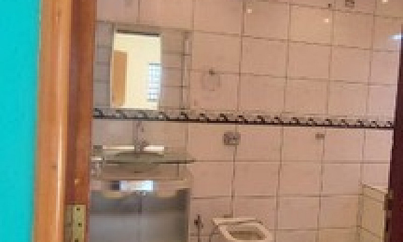Casa 2/4  Com Suite ...