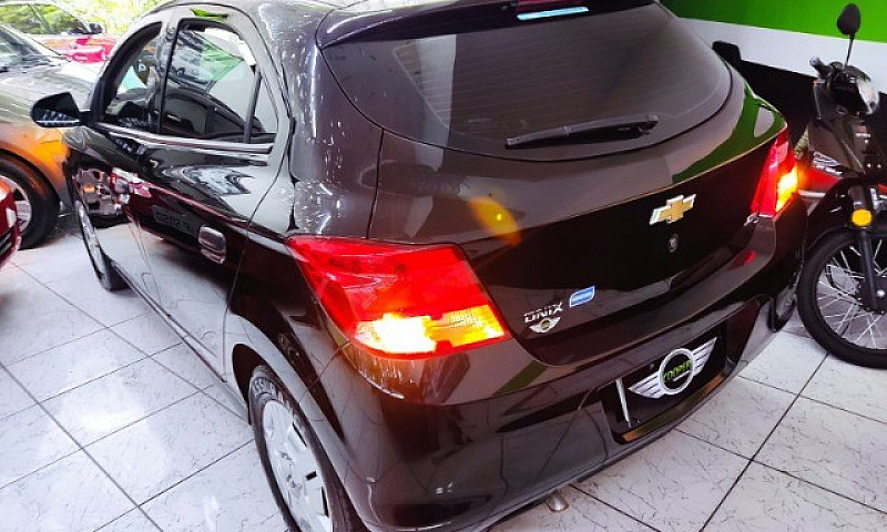 Chevrolet Onix Joy 1...