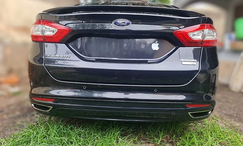 Ford Fusion Titanium...