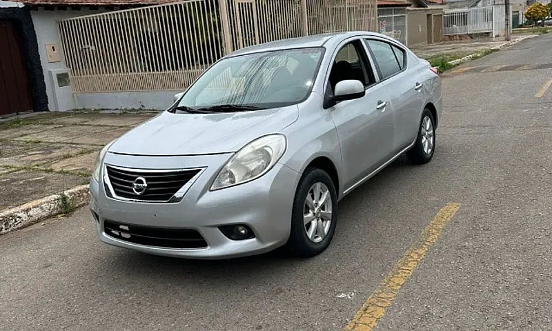 Nissan Versa Sl 1.6 ...