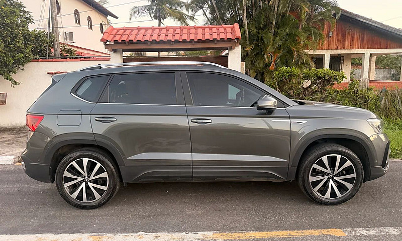 Volkswagen Taos High...