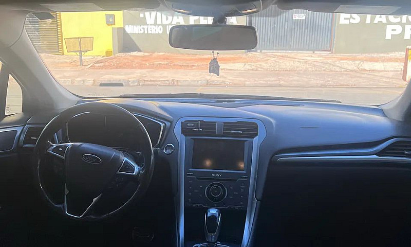 Ford Fusion Titanium...
