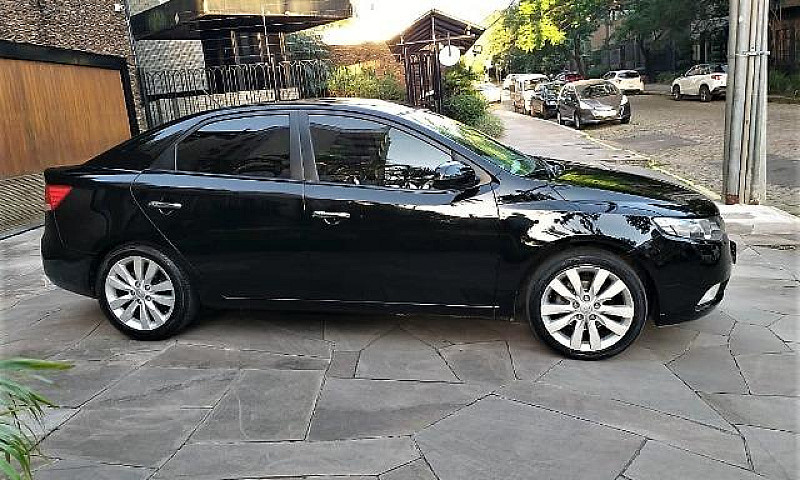 Kia Motors Cerato 1....