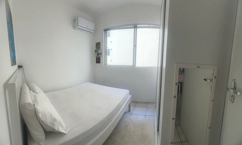 Quarto Com Acesso As...
