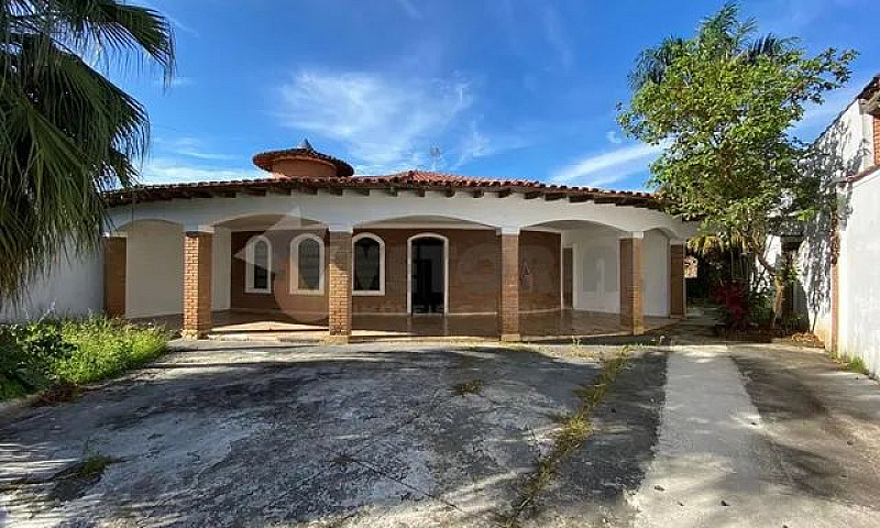 Casa Com 2 Dormitóri...