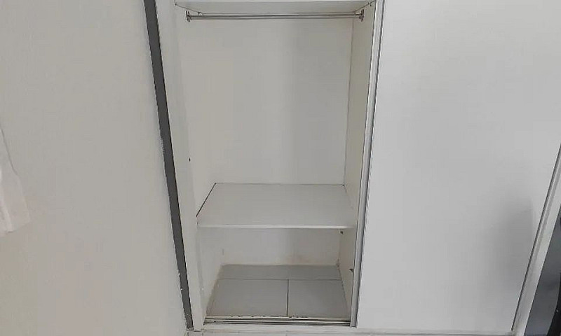 Kitnet A 100 Metros ...