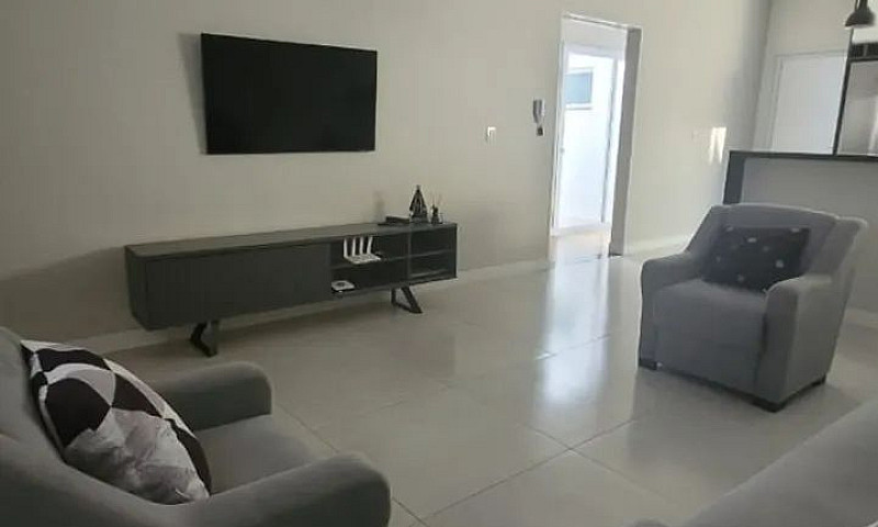 Imóvel Residencial À...