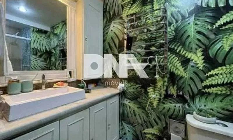 Apartamento-À Venda-...