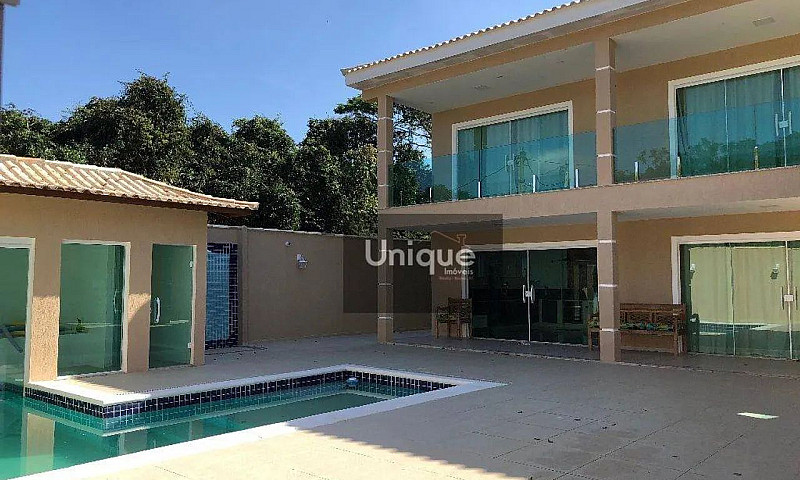 Casa Com 5 Dormitóri...
