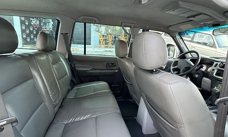 Mitsubishi Pajero Sp...