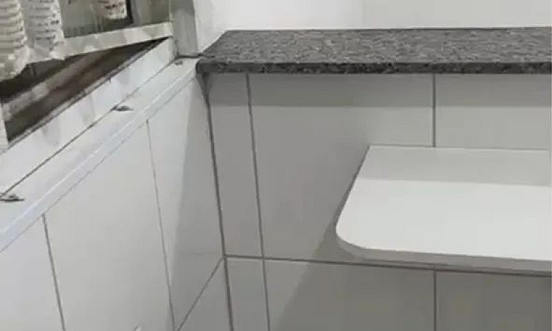 Kitnet No Primeiro A...