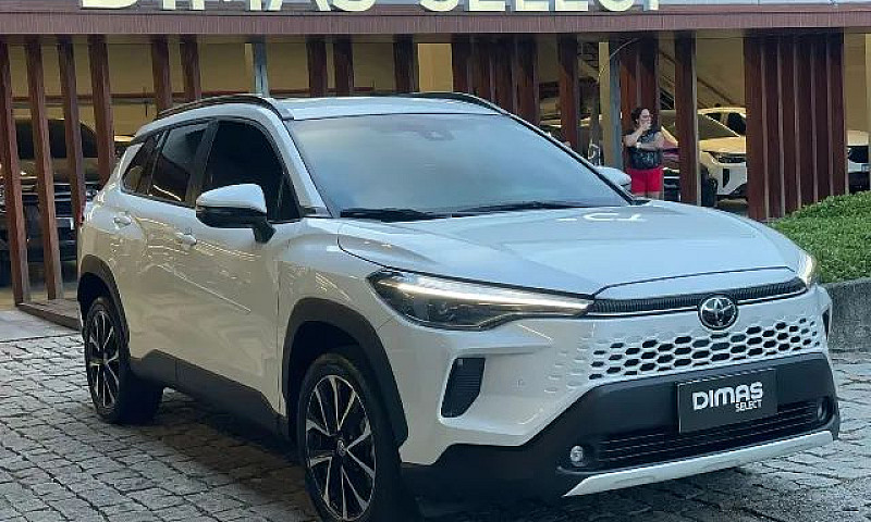 Toyota Corolla Cross...