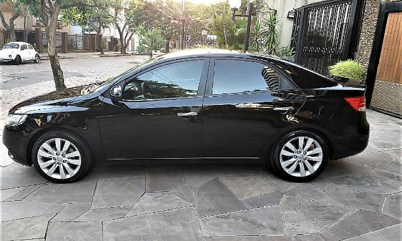 Kia Motors Cerato 1....