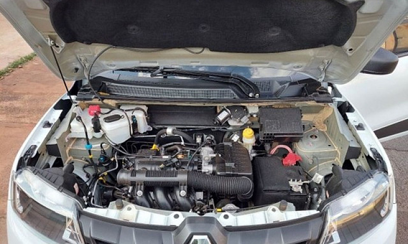 Renault 0F1 Kwid Lif...