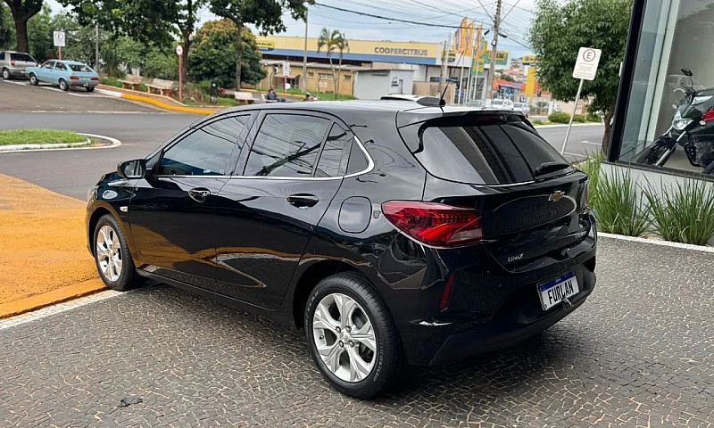 Chevrolet Onix Hatch...