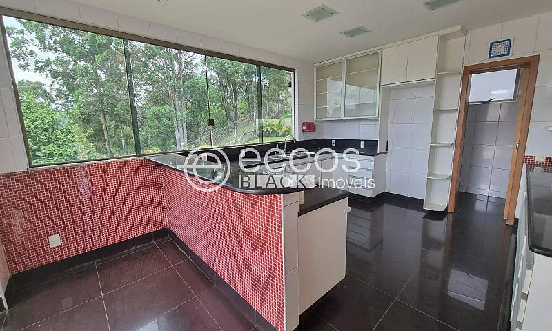 Casa Em Condomínio À...