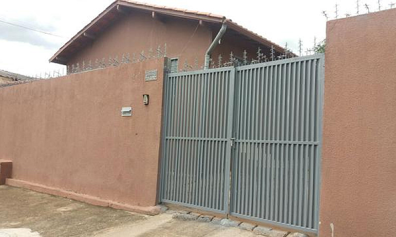 Alugo Casa 3 Quartos...