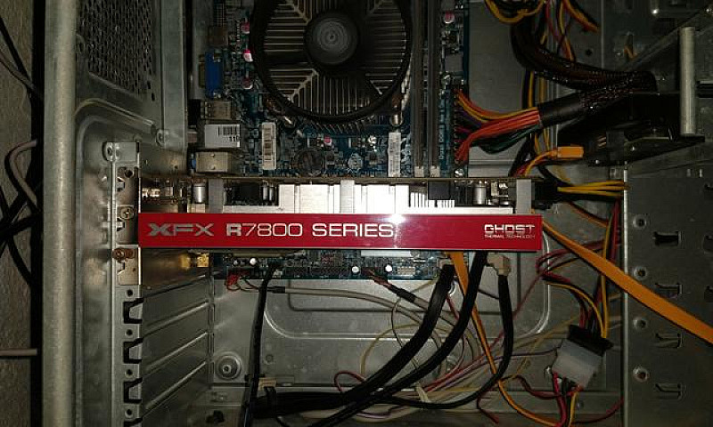 Placa De Vídeo R7800...