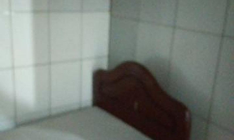 Alugo Casa 2/4 Com S...