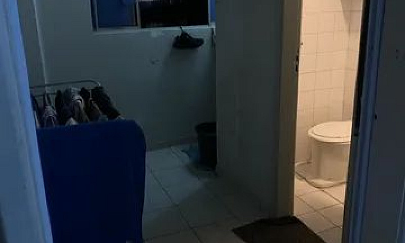 Quarto Cm Banheiro P...