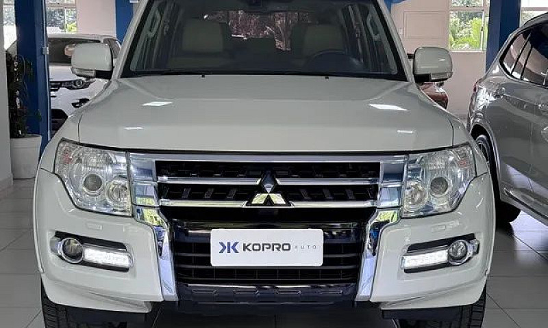 Mitsubishi Pajero Fu...