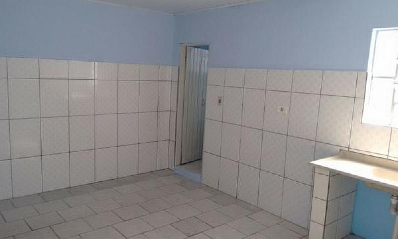 Casa Com 2 Cômodos N...