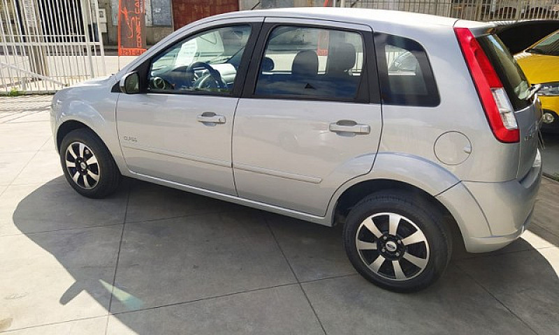 Fiesta  1.6 Flex 200...