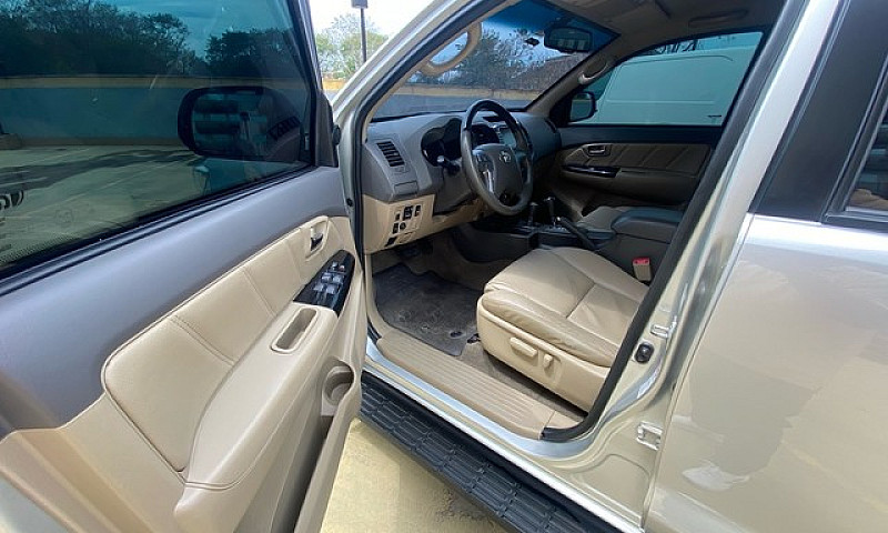 Toyota Hilux Sw4 Srv...