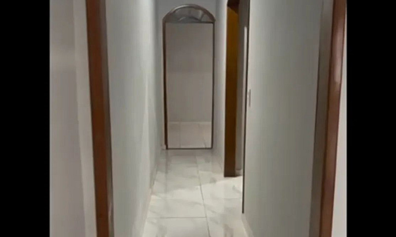 Vendo Casa Com 4 Qua...