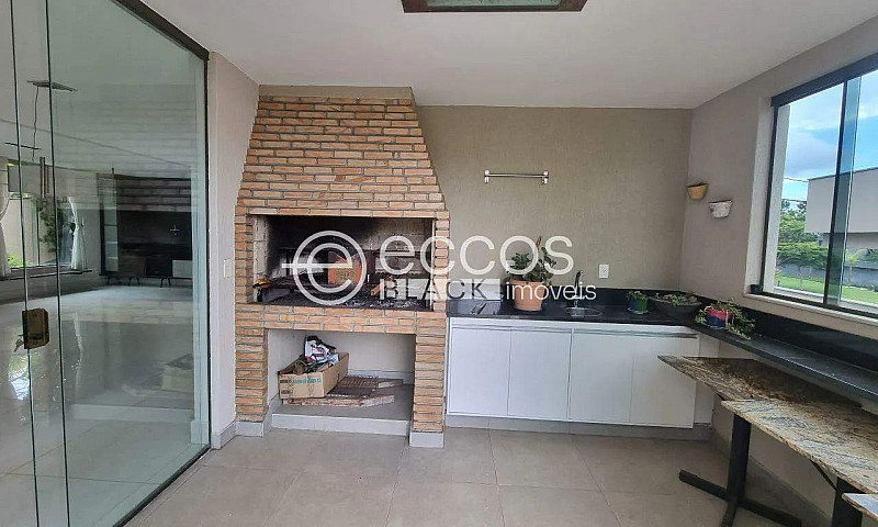 Casa Em Condomínio À...