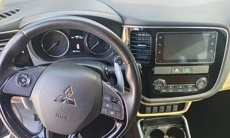 Mitsubishi Outlander...