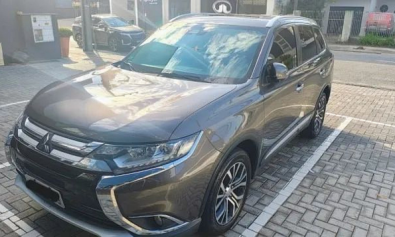 Mitsubishi Outlander...