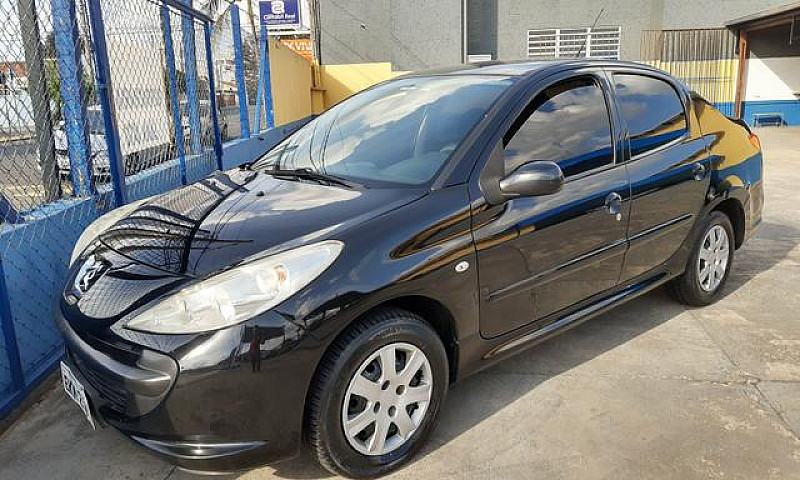 Peugeot 207 1.4 Flex...