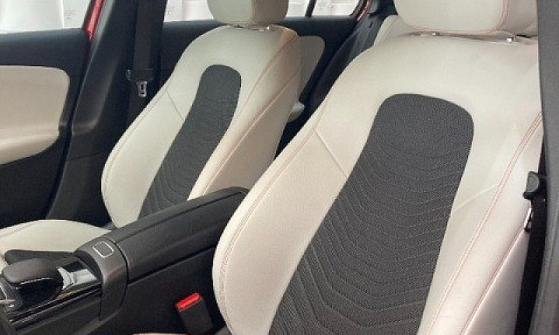 Mercedes-Benz  A 200...
