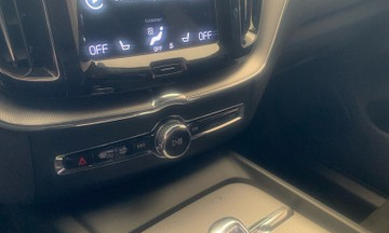 Volvo Xc60 T8 R Desi...