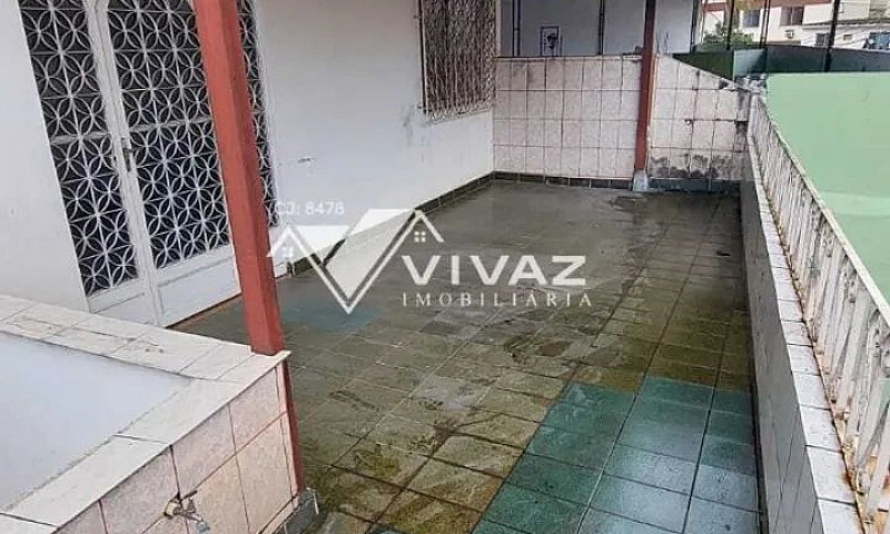 Excelente Casa Tripl...