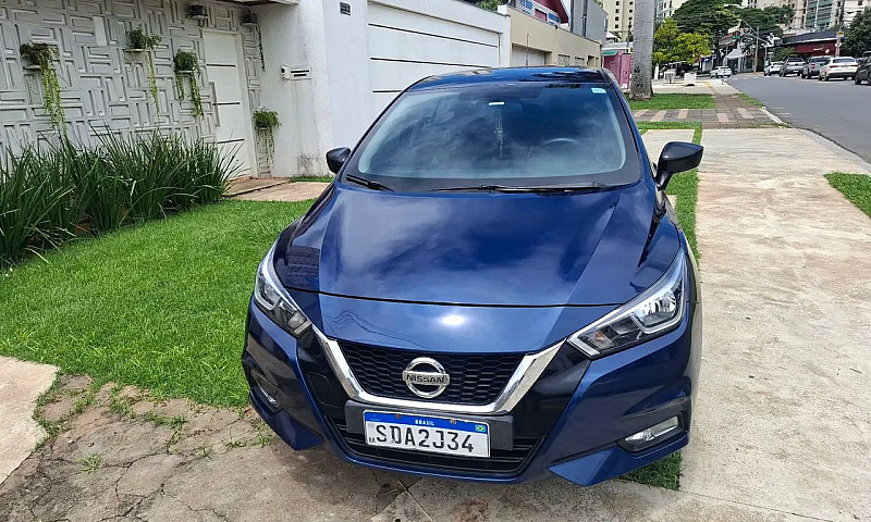 Nissan Versa Sense 1...