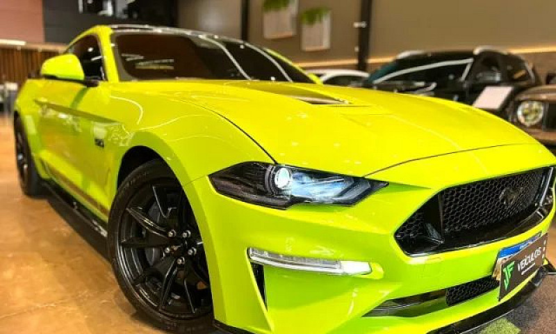 Ford Mustang Black S...